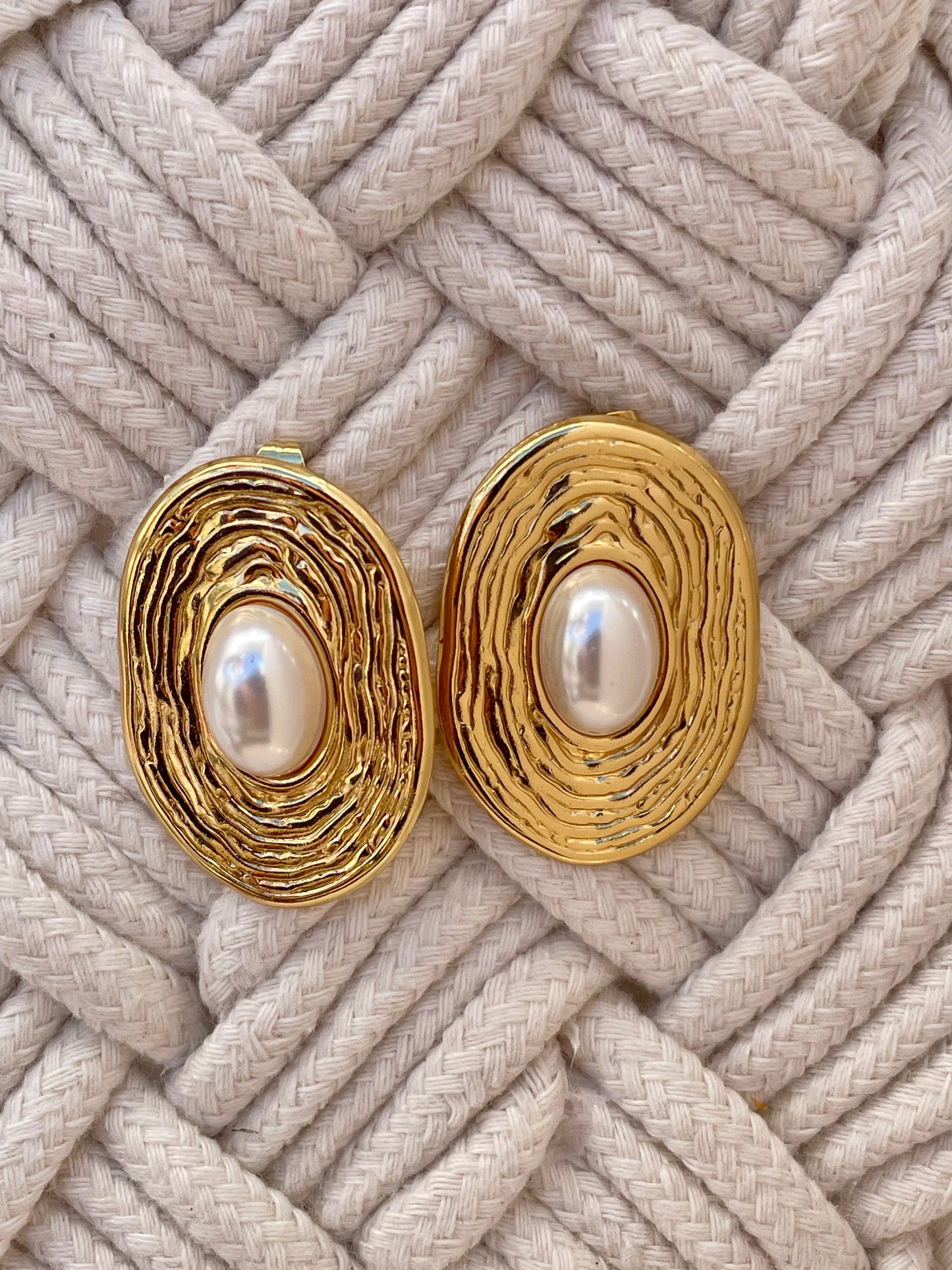 Goldene Perlen-Wellen Ohrringe | Hochwertiger Schmuck
