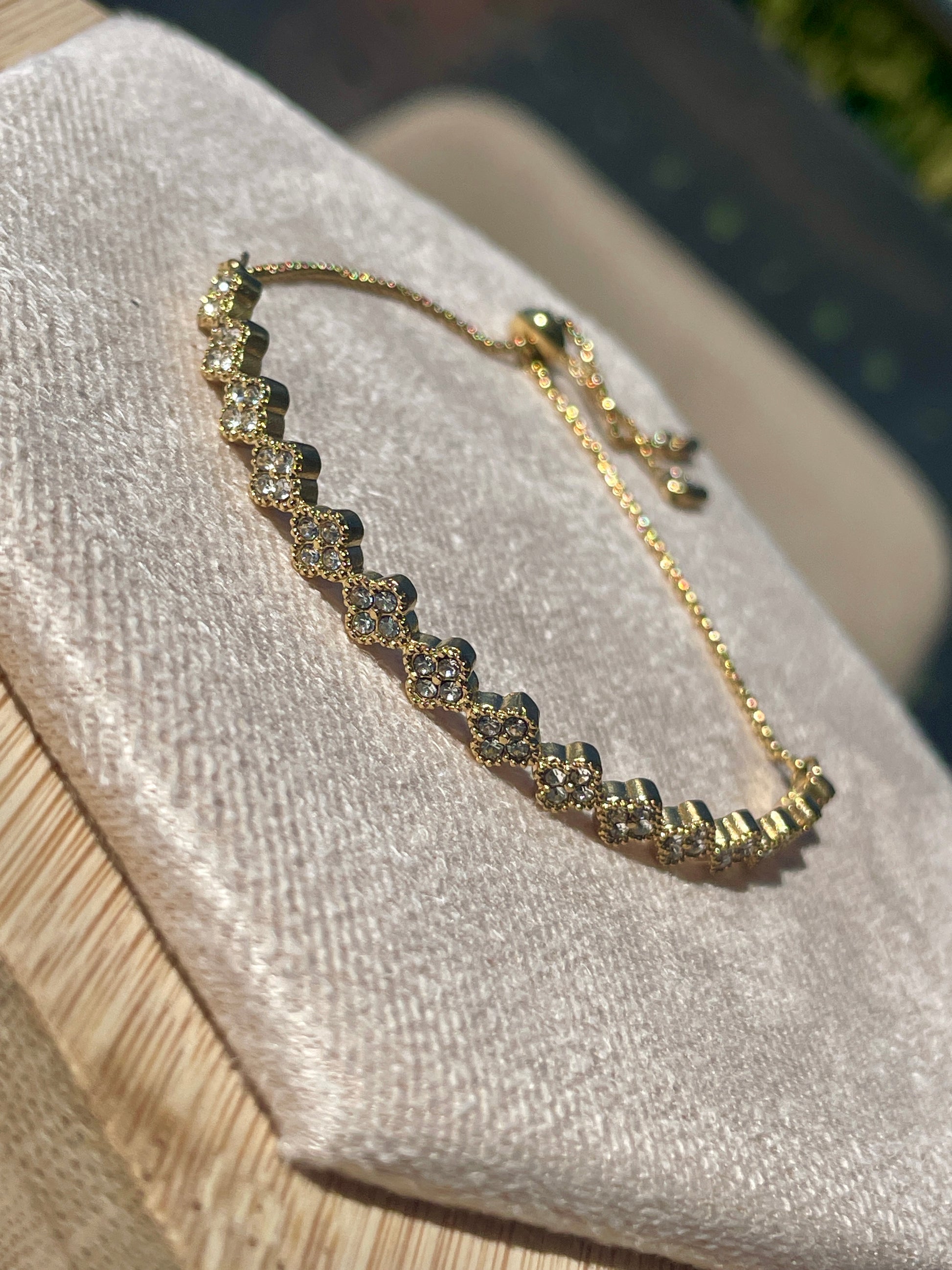 Zartes Kleeblatt-Armband | Premium Schmuck