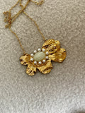 Goldene Flora Halskette | Elegantes Statement-Piece