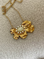 Goldene Flora Halskette | Elegantes Statement-Piece