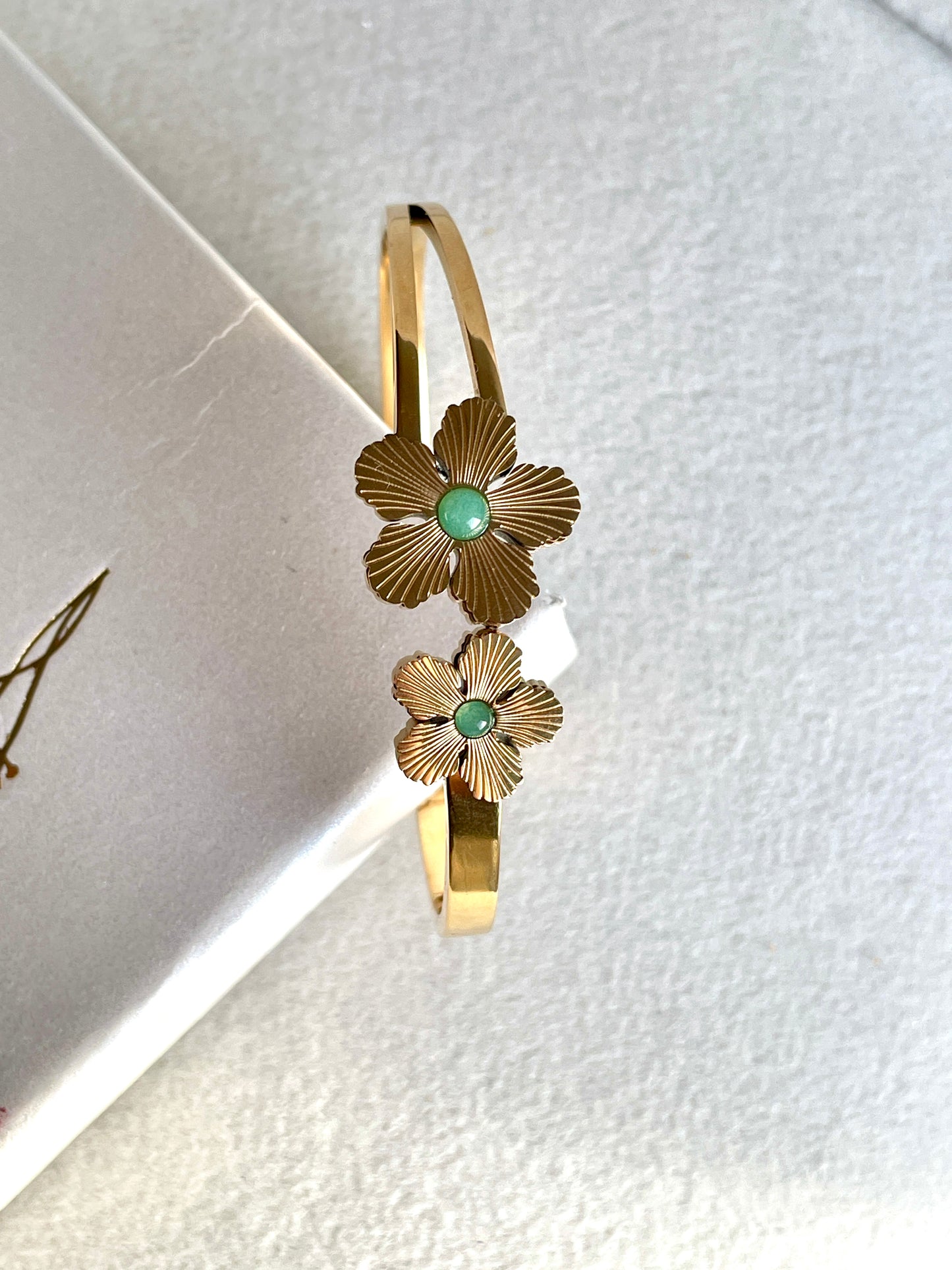 Gartenliebe Gold & Grün Armreif | Eleganter Schmuck