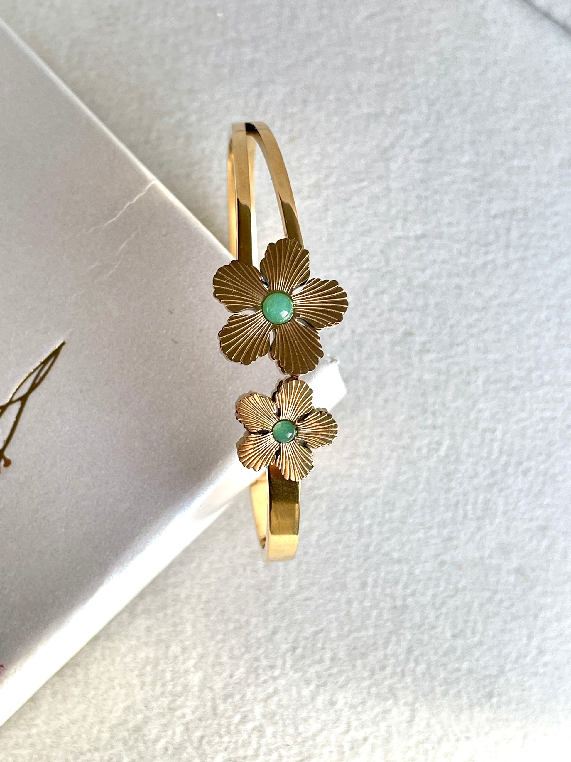 Gartenliebe Gold & Grün Armreif | Eleganter Schmuck