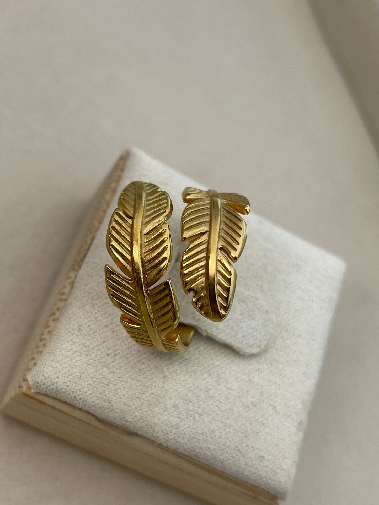 Goldener Lorbeerblatt Ring | Hochwertiger Schmuck