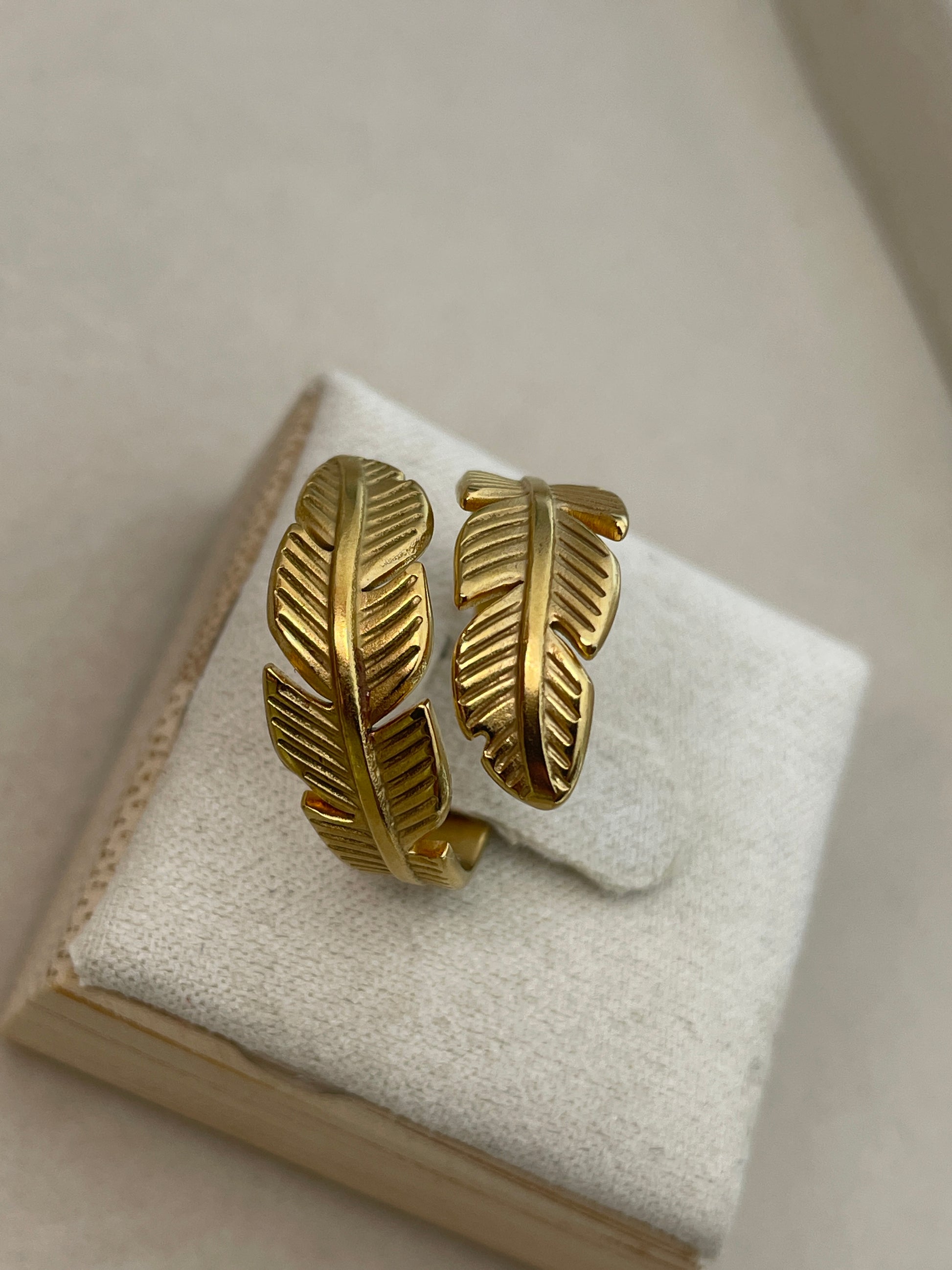 Goldener Lorbeerblatt Ring | Hochwertiger Schmuck