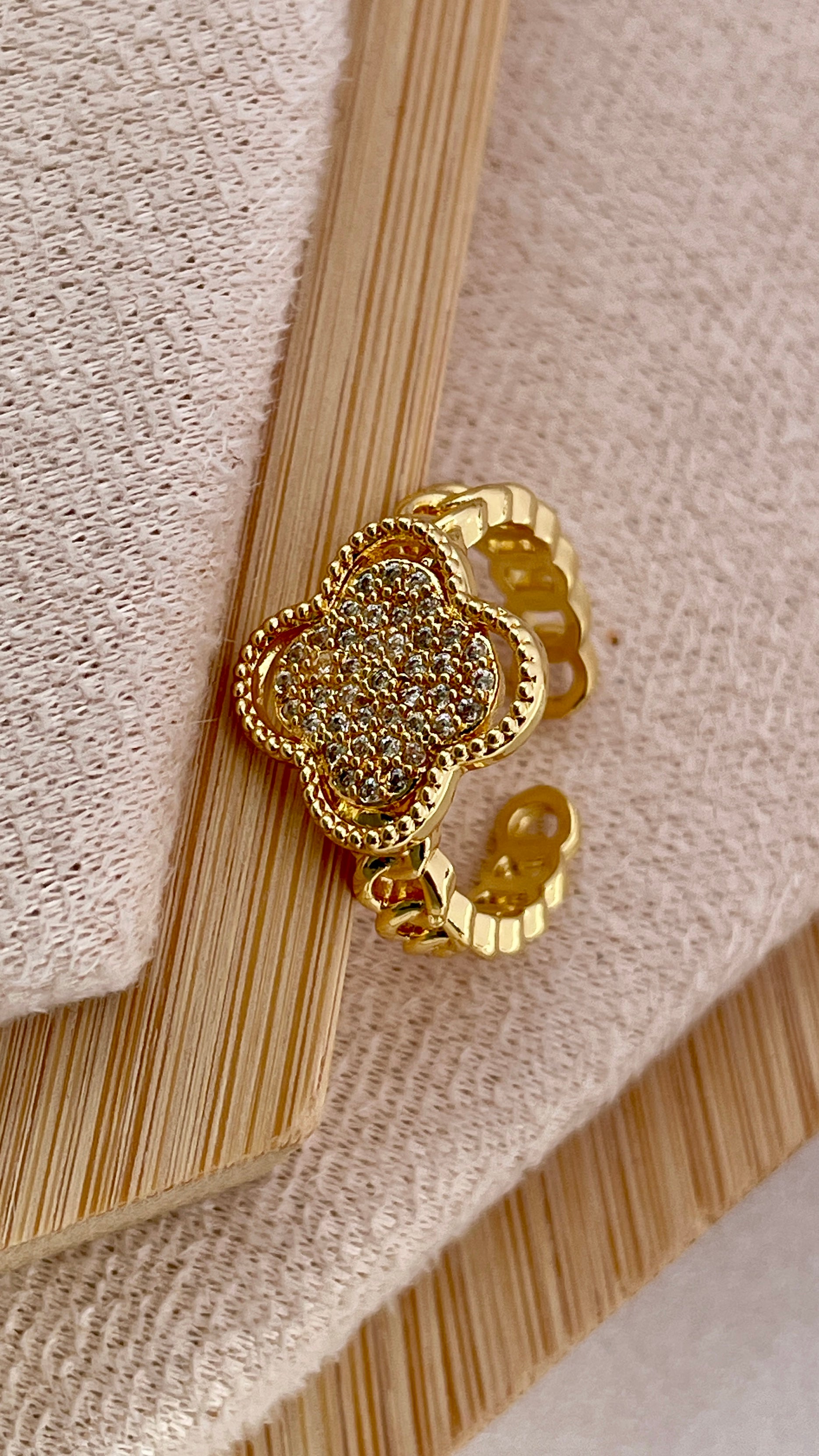 Funkelnder Glücksklee Ring | Hochwertiger Schmuck