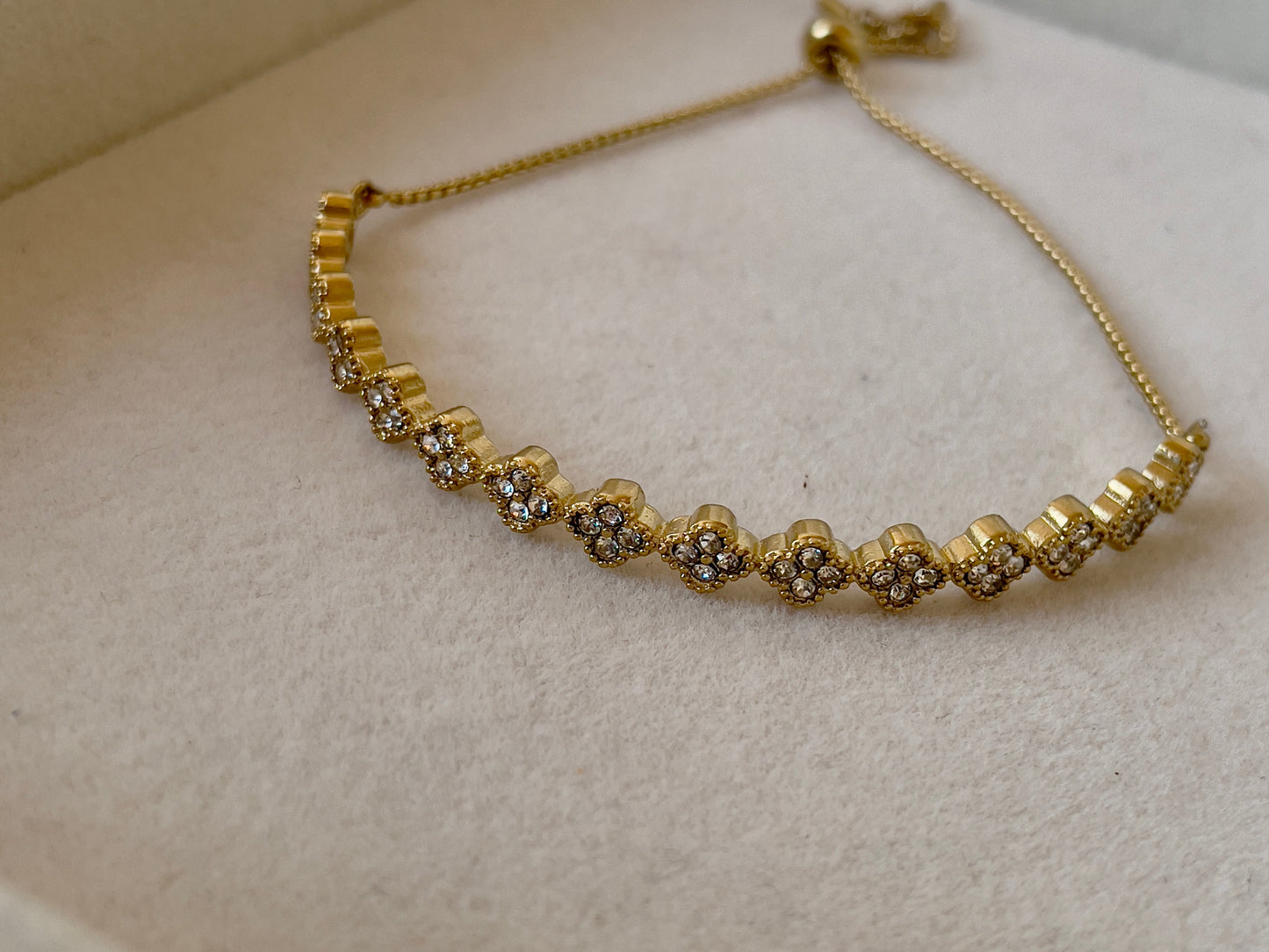 Zartes Kleeblatt-Armband | Premium Schmuck