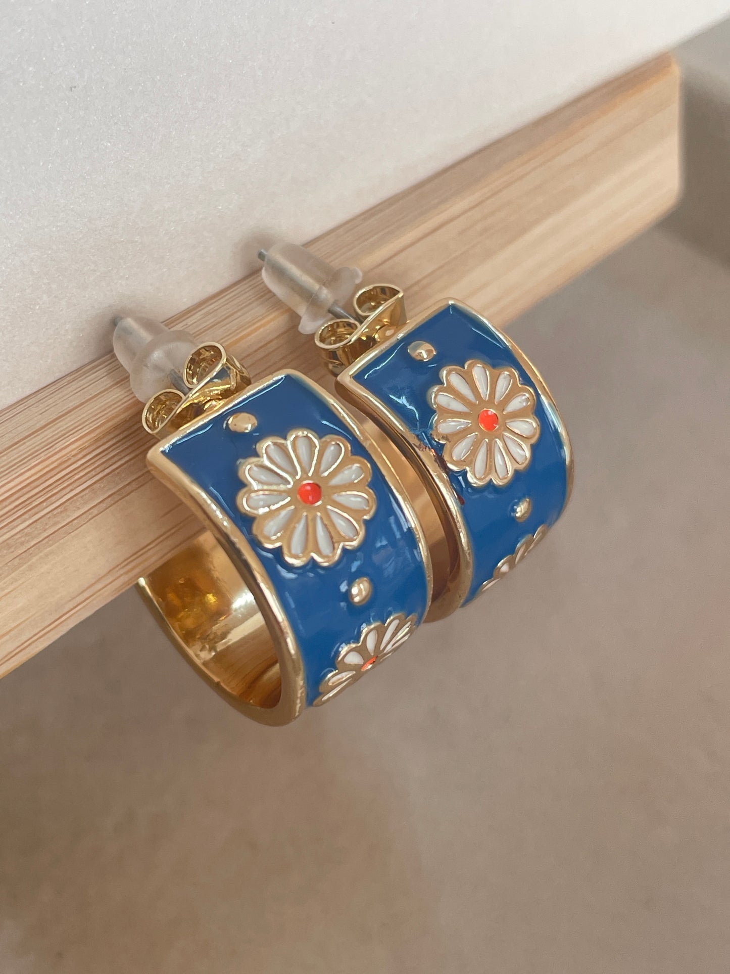 Blaue Blüten Creolen | Eleganter Schmuck
