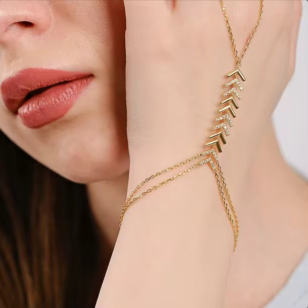 Chevron Kristall Hand-kette