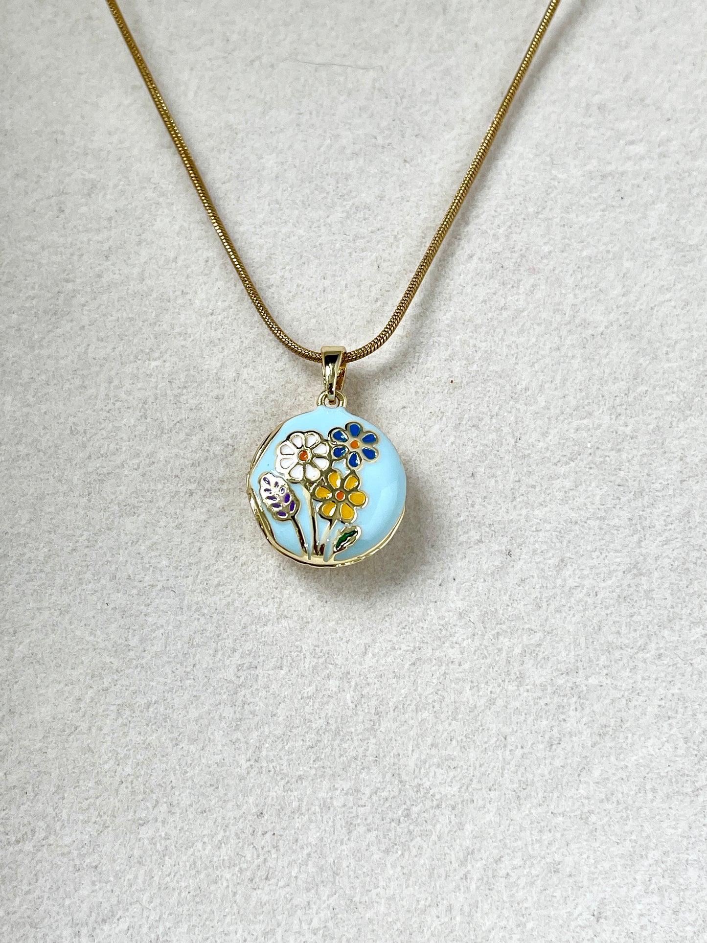 Blüten Medaillon Halskette | Eleganter Schmuck
