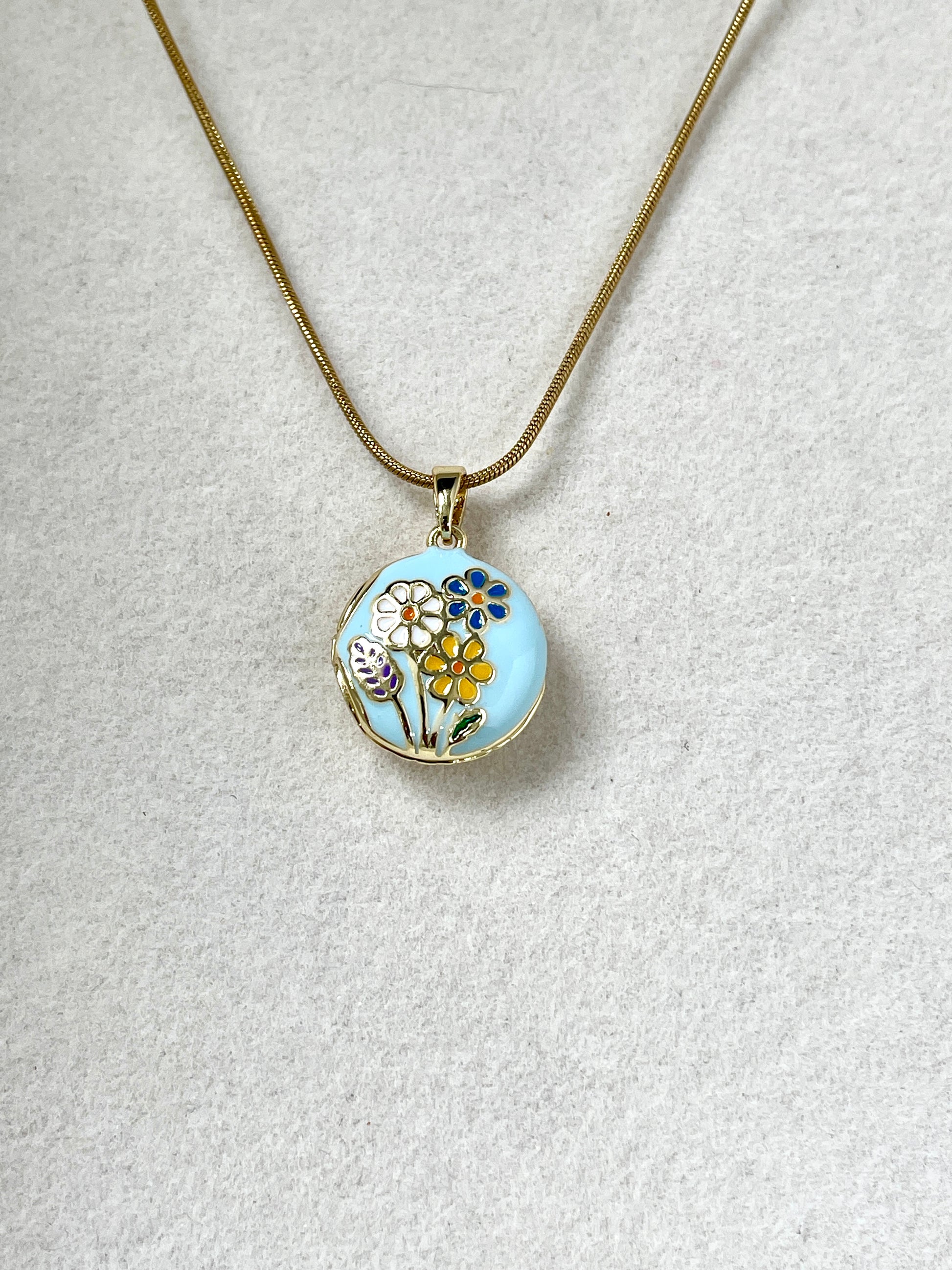 Blüten Medaillon Halskette | Eleganter Schmuck