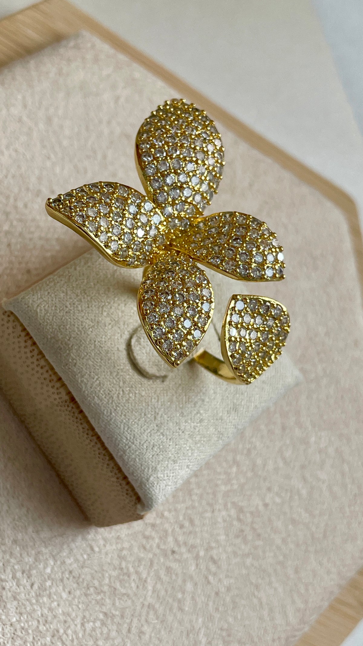 Queen's Glory Ring | 18K Gold mit Kristallen