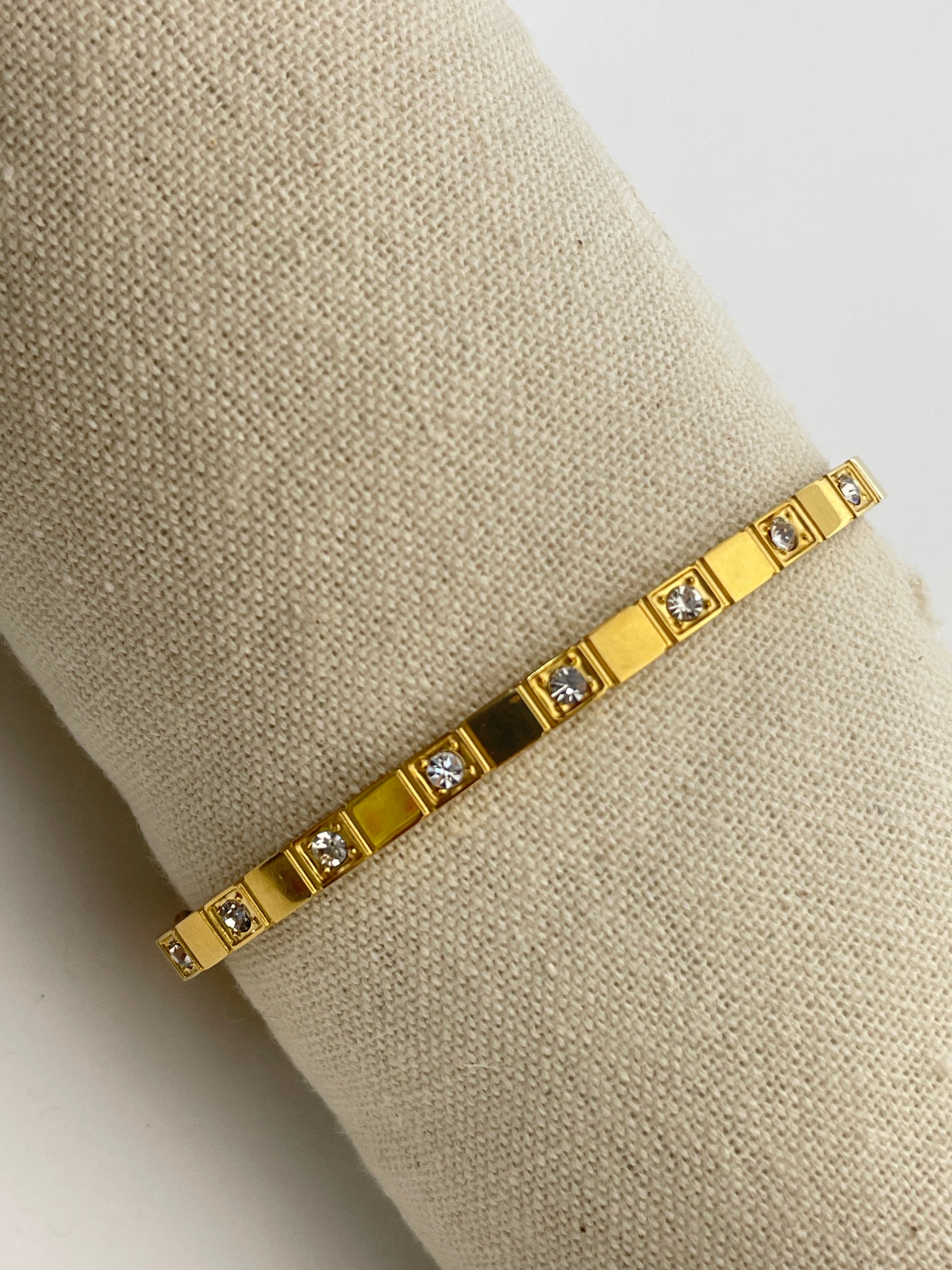 Klassische Grazie Goldblitz Armreif | Premium Schmuck
